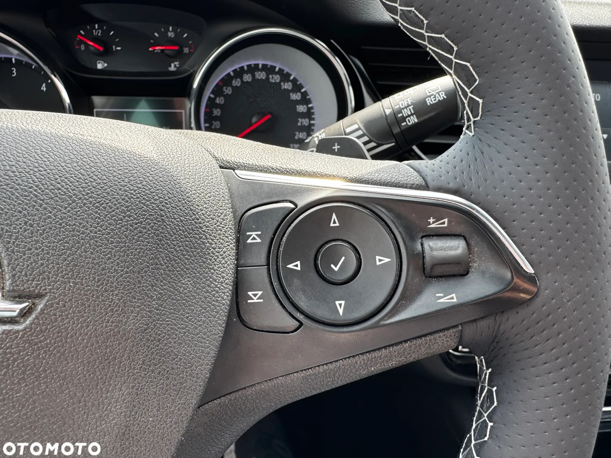 Opel Insignia CT 2.0 CDTI Exclusive S&S - 26