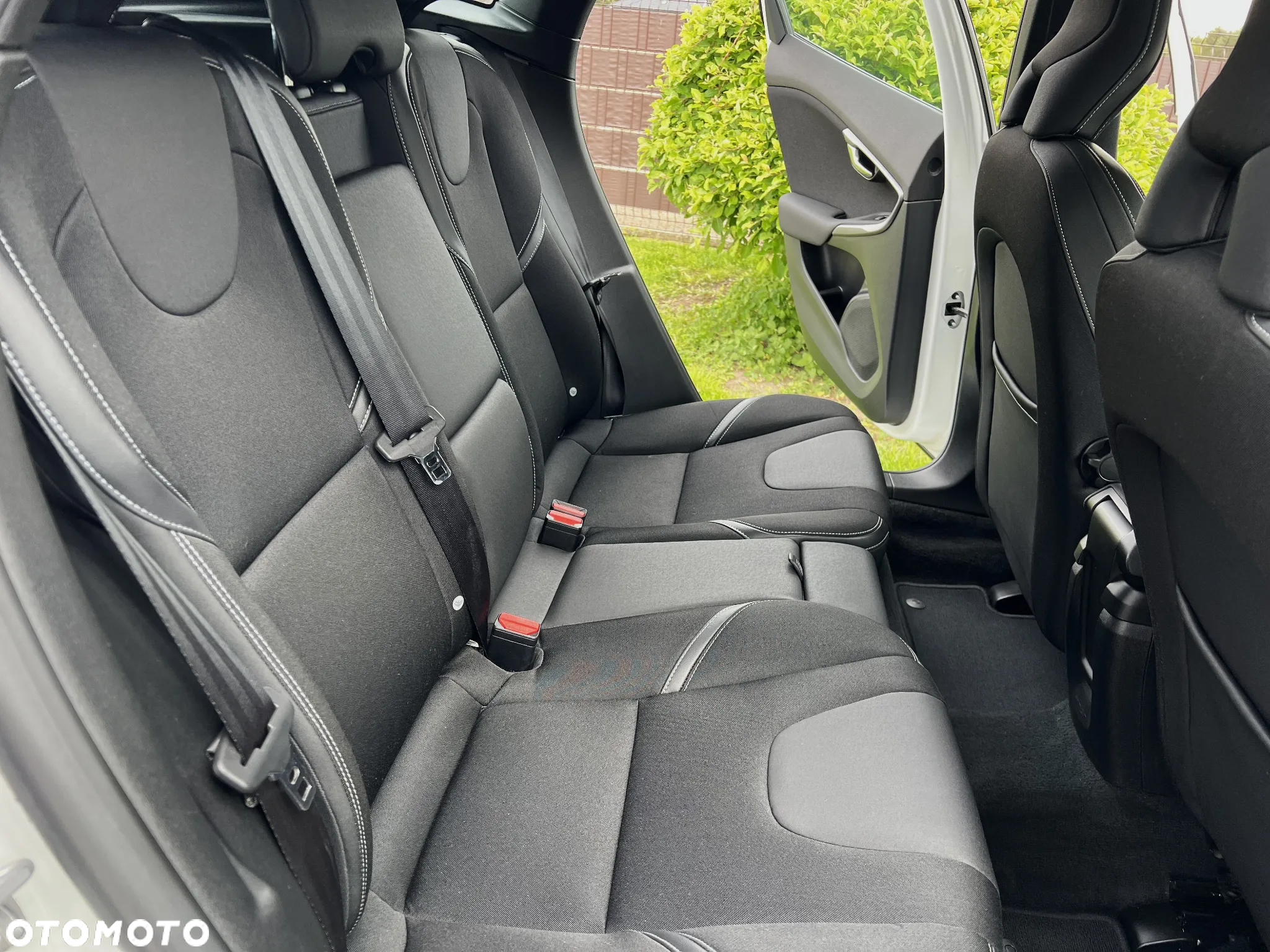 Volvo V40 D2 Drive-E Momentum - 29