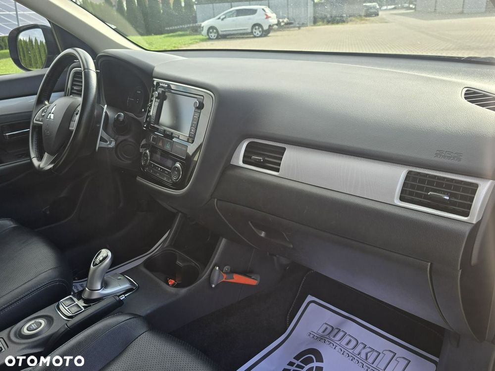 Mitsubishi Outlander - 29
