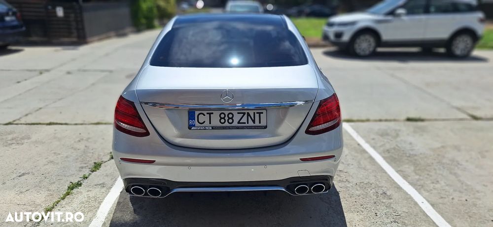 Mercedes-Benz E 450 4MATIC Aut - 4