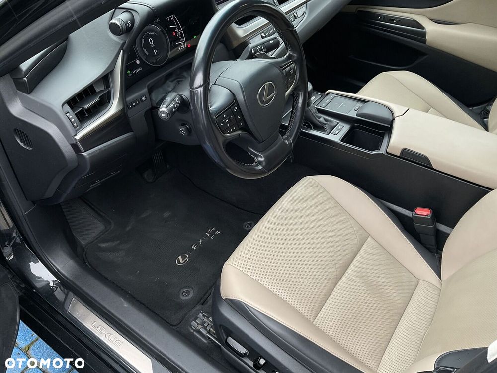 Lexus ES 300h Business Edition + - 22