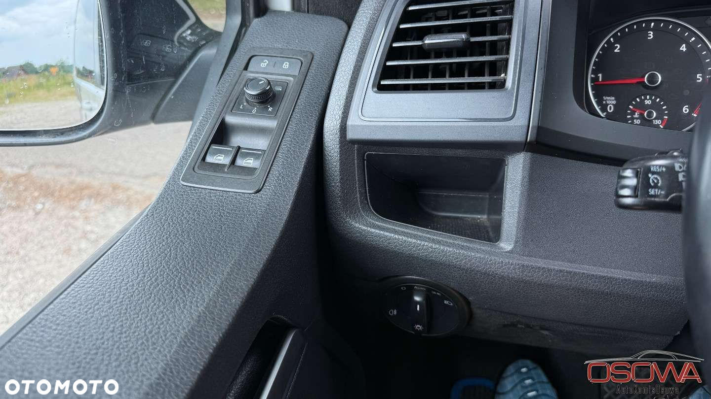Volkswagen Multivan - 13