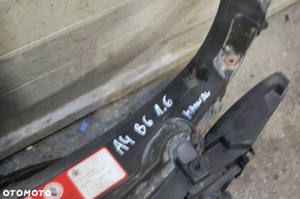 PAS PRZEDNI KOMPLETNY AUDI A4 B6 1.6 2.0 - 4