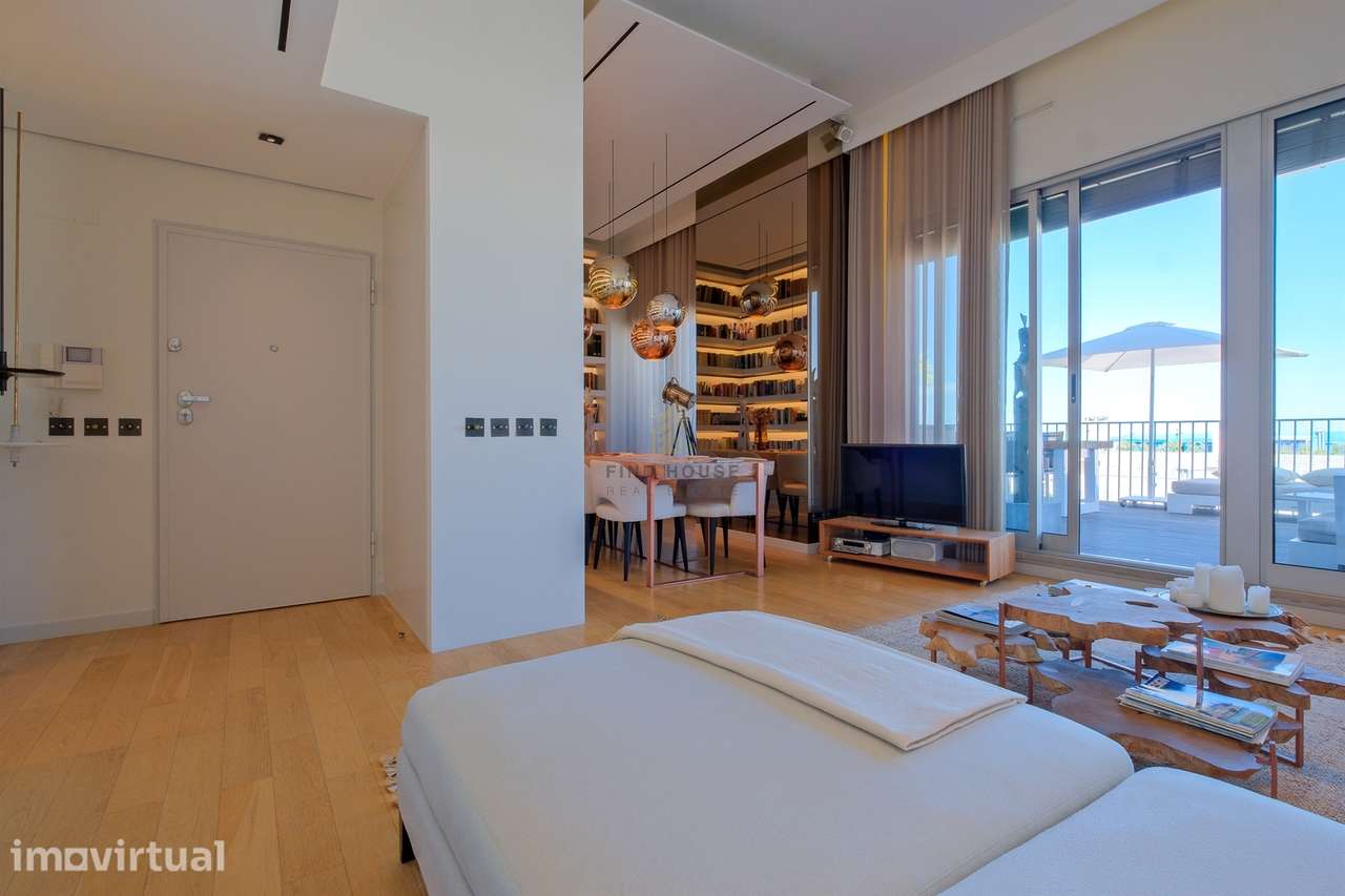 Penthouse T3 com terraço e 3 lugares de garagem na Alameda dos Oceanos - Grande imagem: 3/49