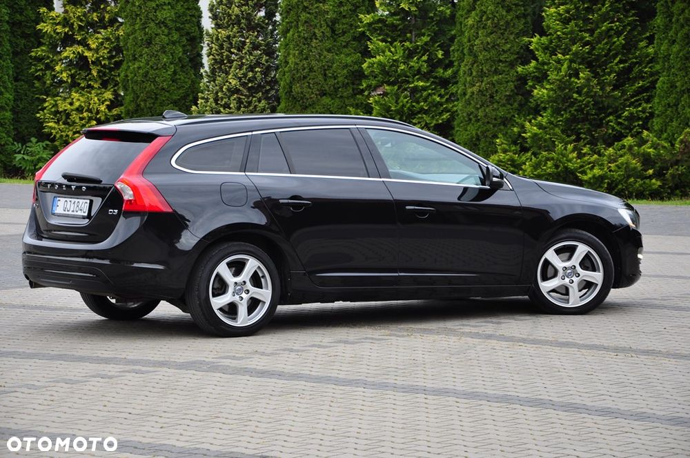 Volvo V60 D3 Geartronic Summum - 17