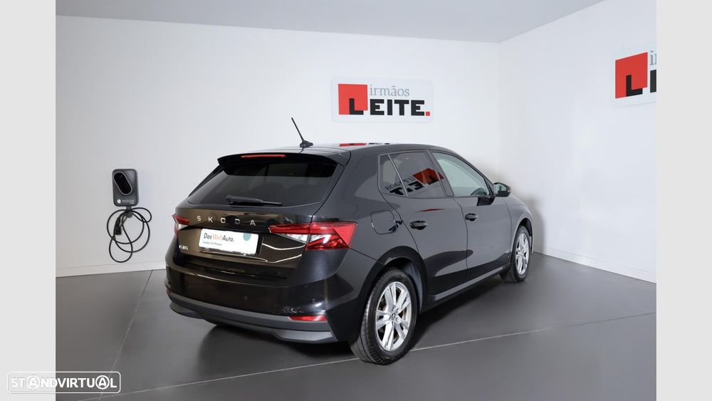 Skoda Fabia 1.0 TSI DSG — fotografia 17