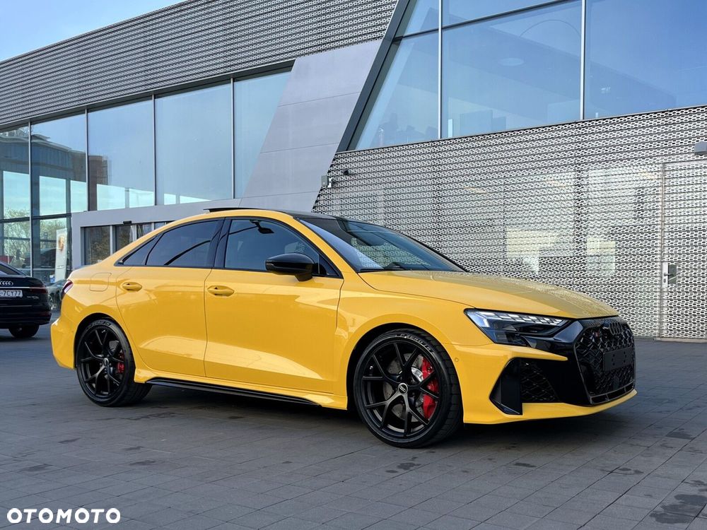 Audi RS3 Limousine - 12