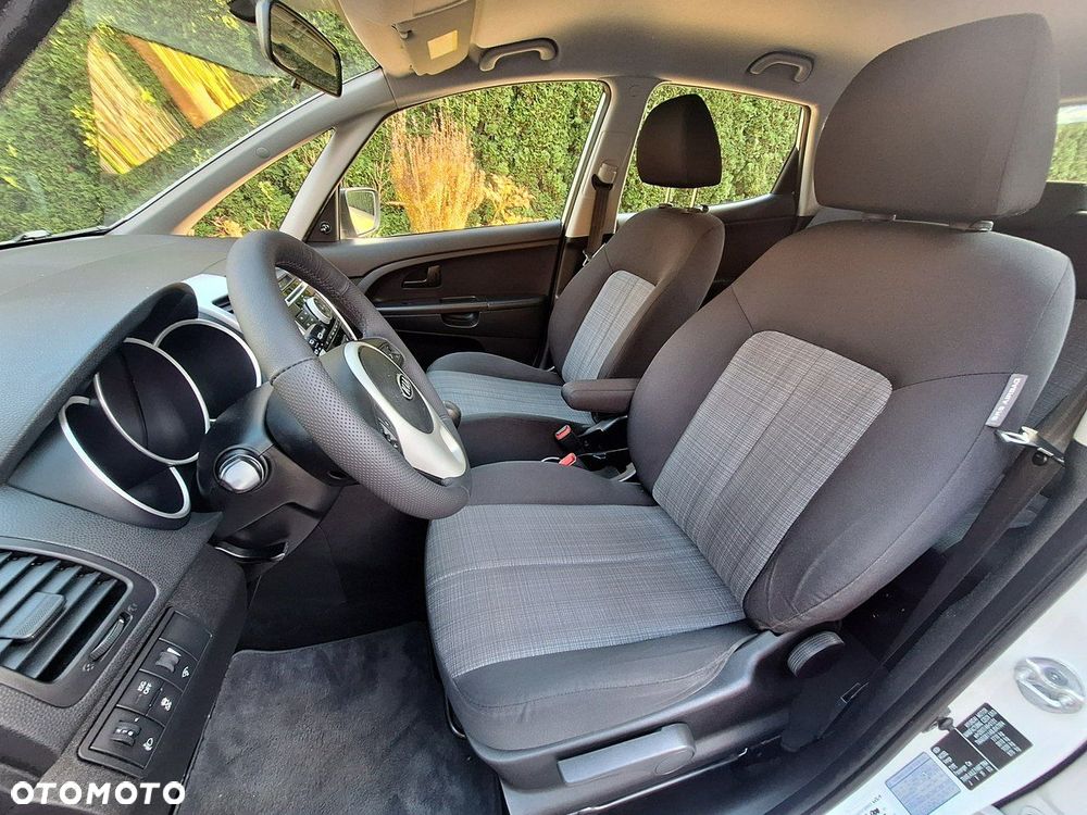 Kia Venga 1.4 CVVT Edition 7 - 12