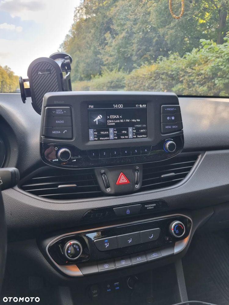 Hyundai i30 1.6 D Classic + - 12