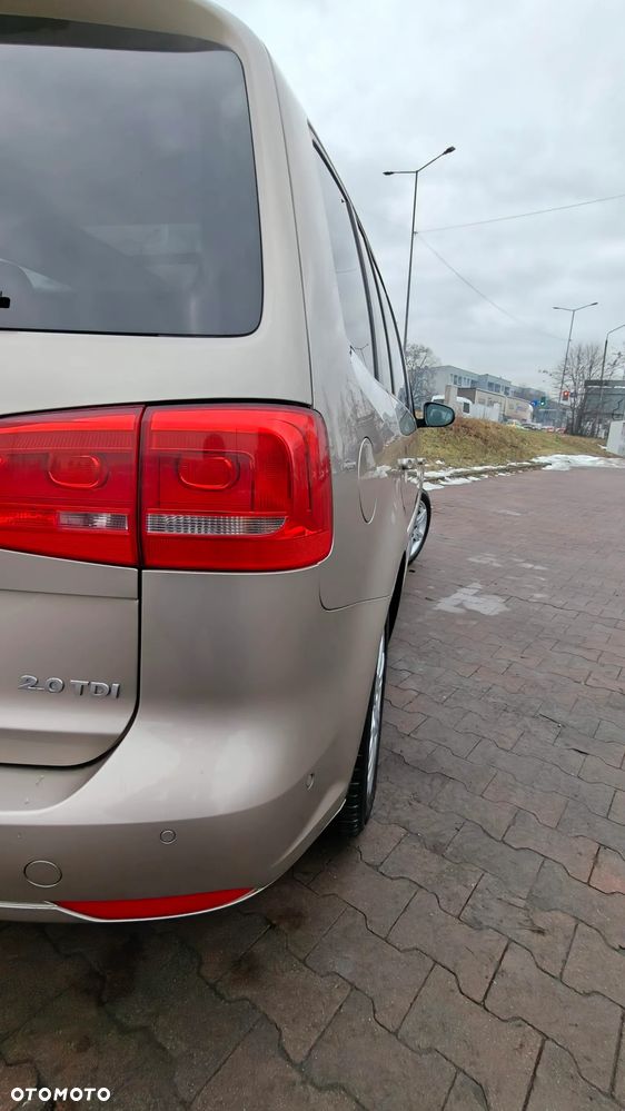 Volkswagen Touran 2.0 TDI Highline DSG - 13