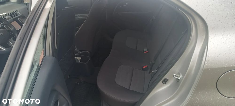 Kia Rio 1.2 M (klm) - 10