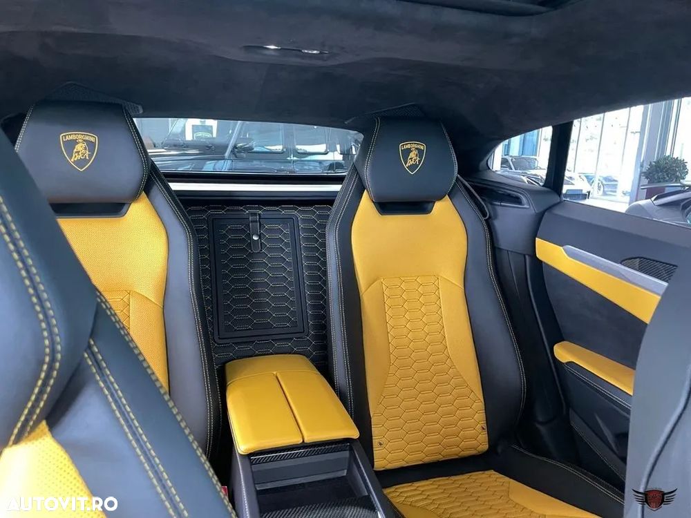 Lamborghini URUS Standard - 22