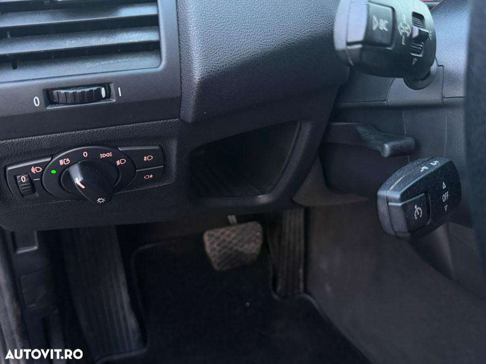 BMW Seria 1 120i Aut. - 13