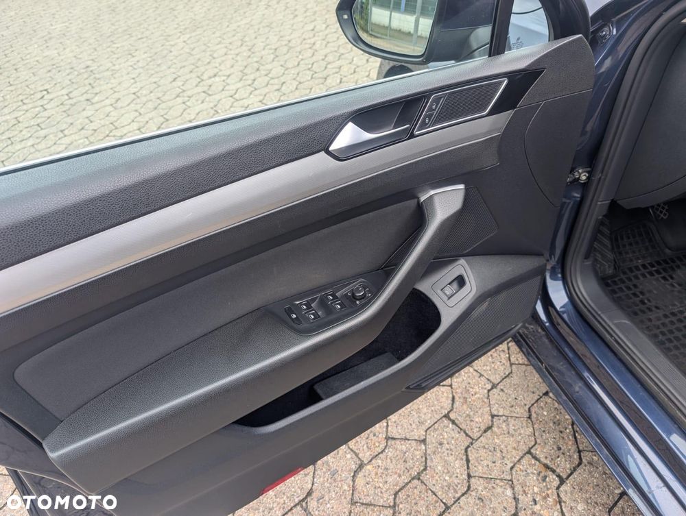 Volkswagen Passat 2.0 TDI (BlueMotion Technology) Comfortline - 9