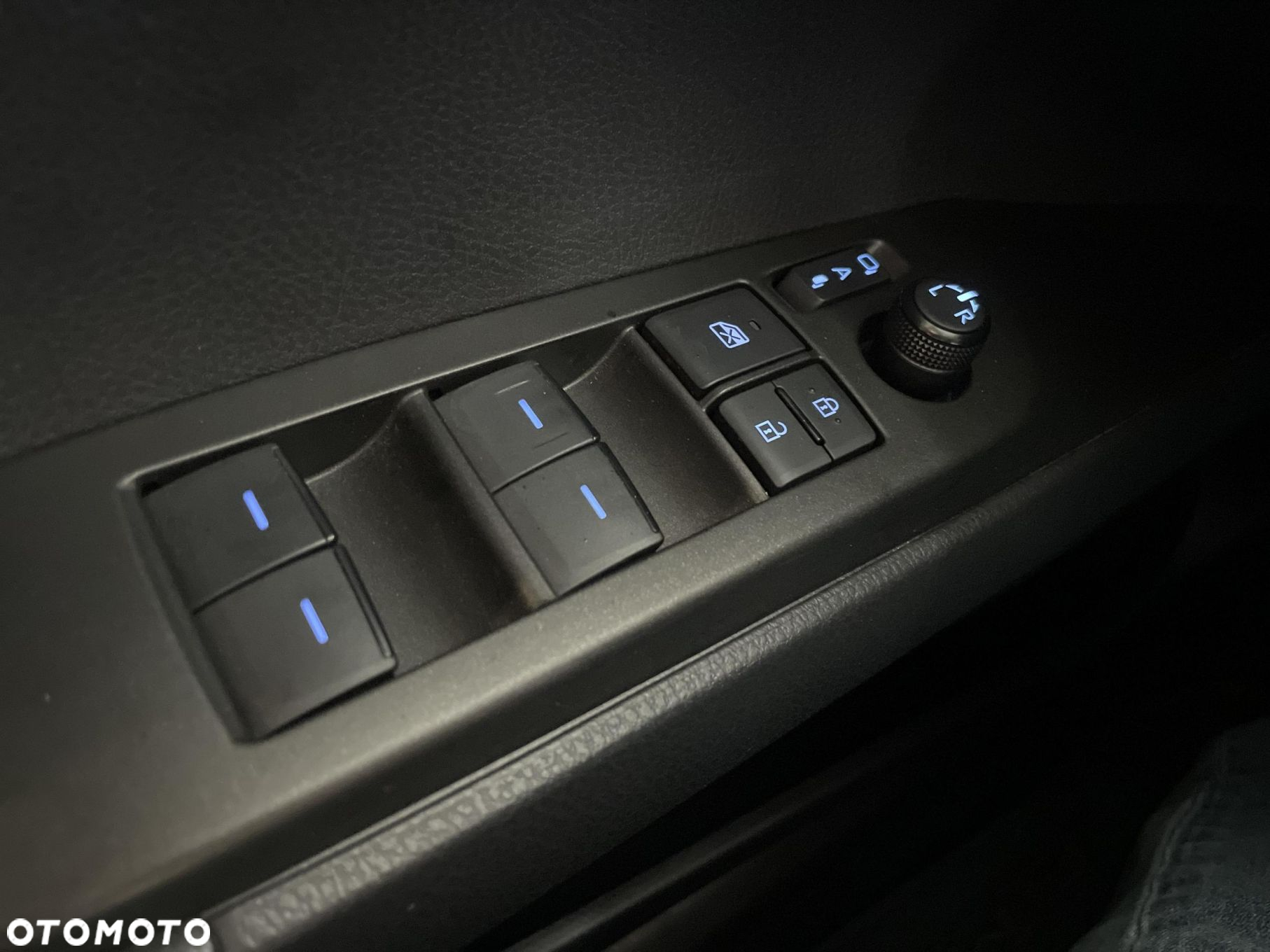 Toyota Camry - 20