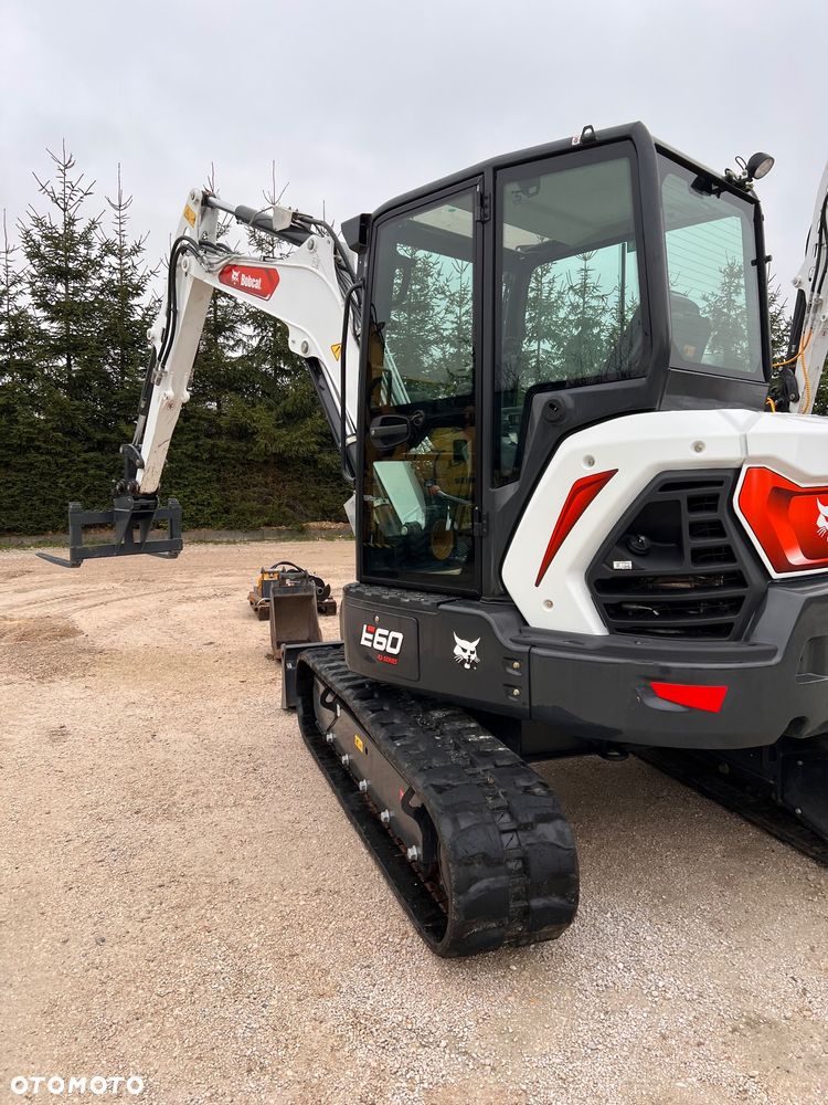 Caterpillar Minikoparka BOBCAT E55Z 23r E60 5 6 tony dodatk linie hydr e35 e 34 e35z cat 304 303,5 serwisowana 1 wł koparka gąsienicowa Cat 303.5 304 305 305.5 306  Kubota 3,5tony - 26