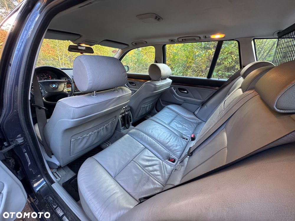 BMW Seria 5 525d - 16