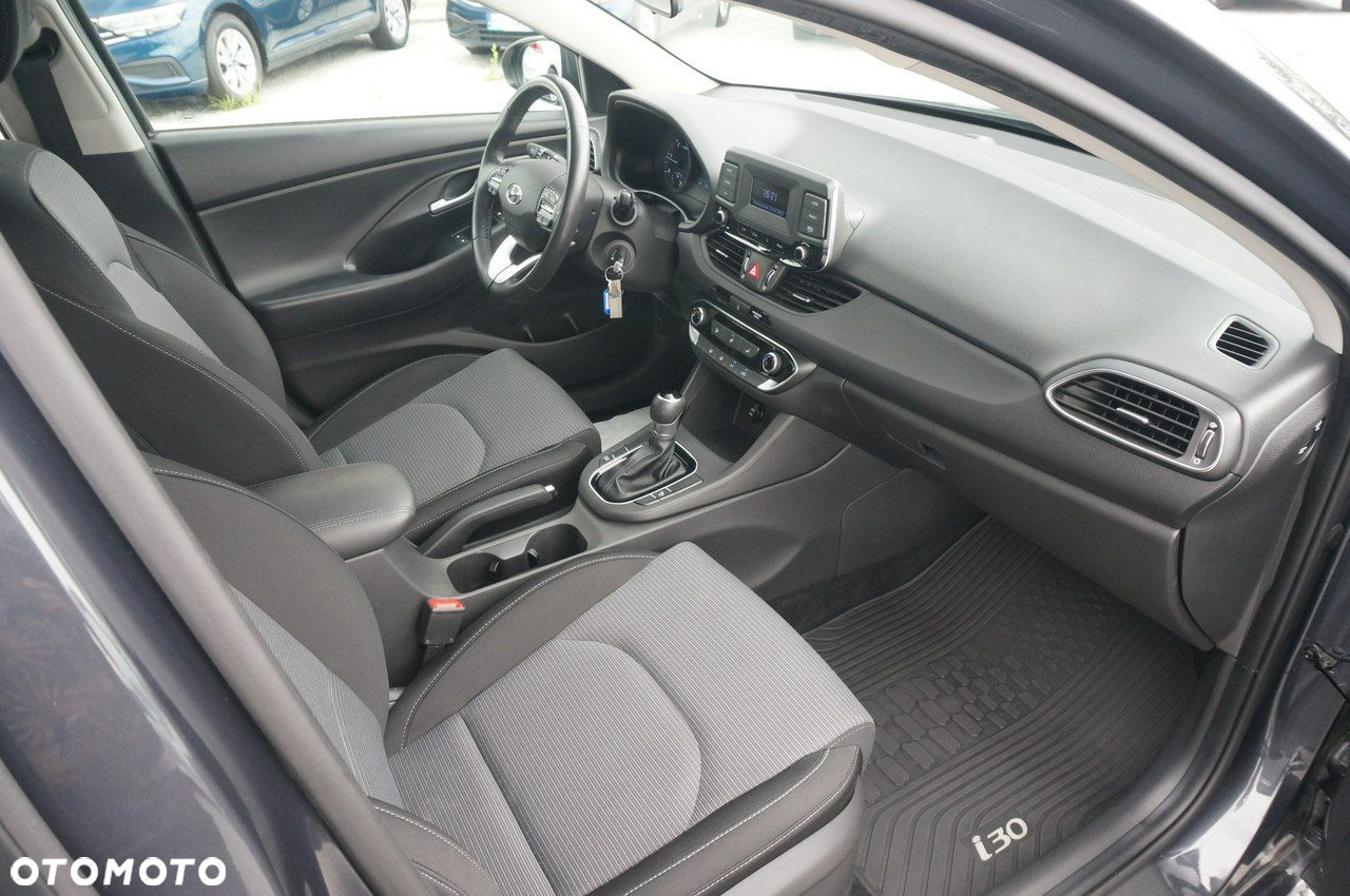 Hyundai i30 1.6 D Classic + DCT - 26