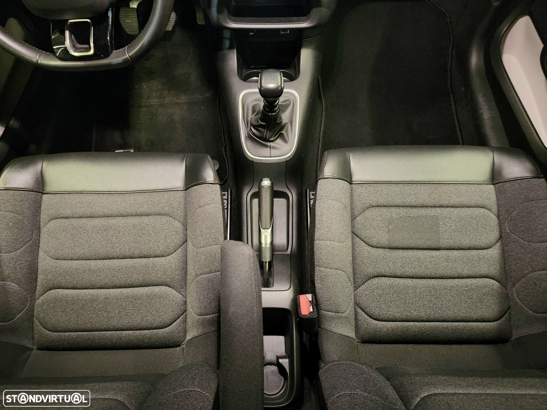 Citroën C3 1.2 PureTech Shine - 18