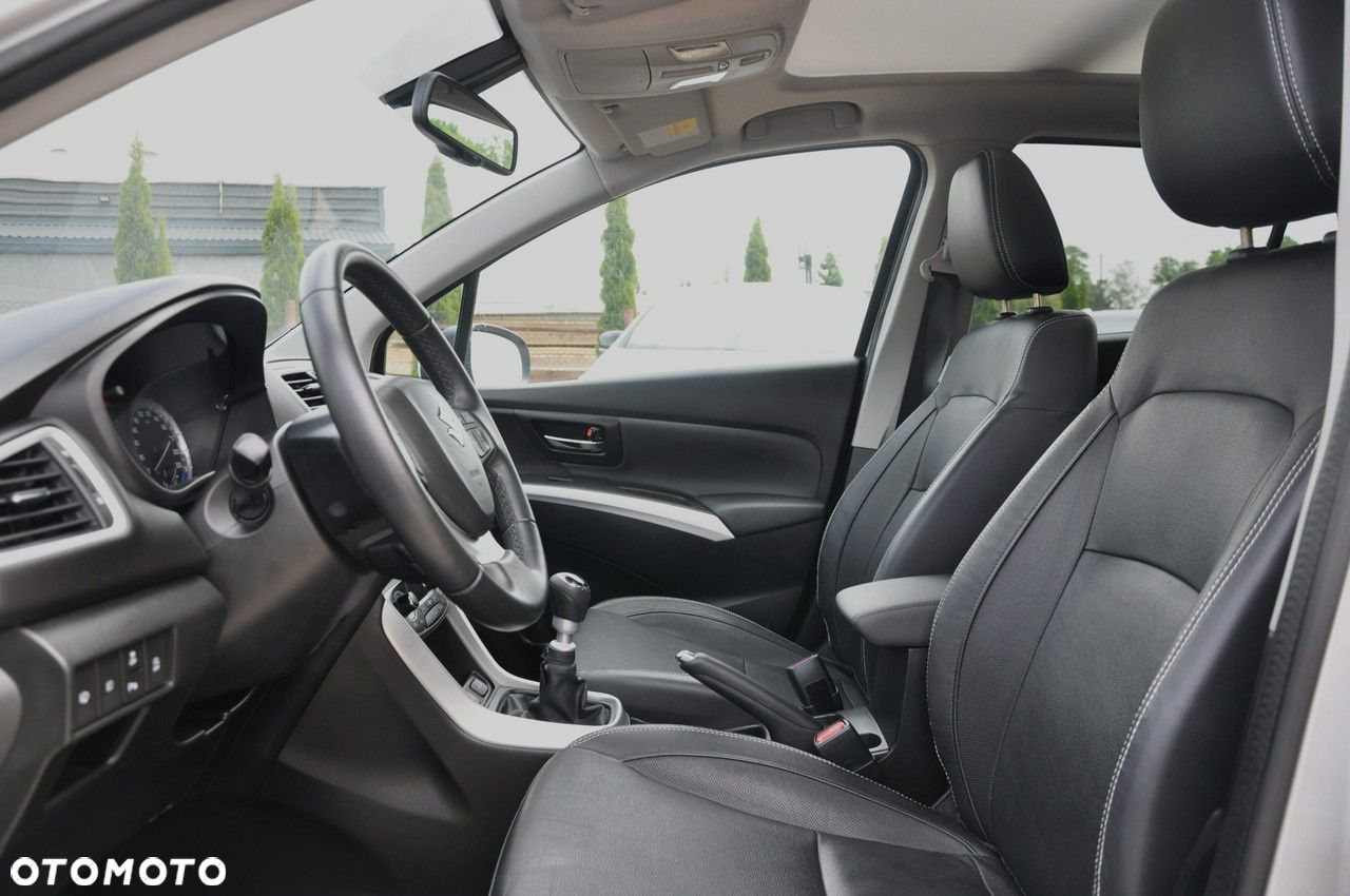 Suzuki SX4 S-Cross 1.6 DDiS Premium Plus - 12