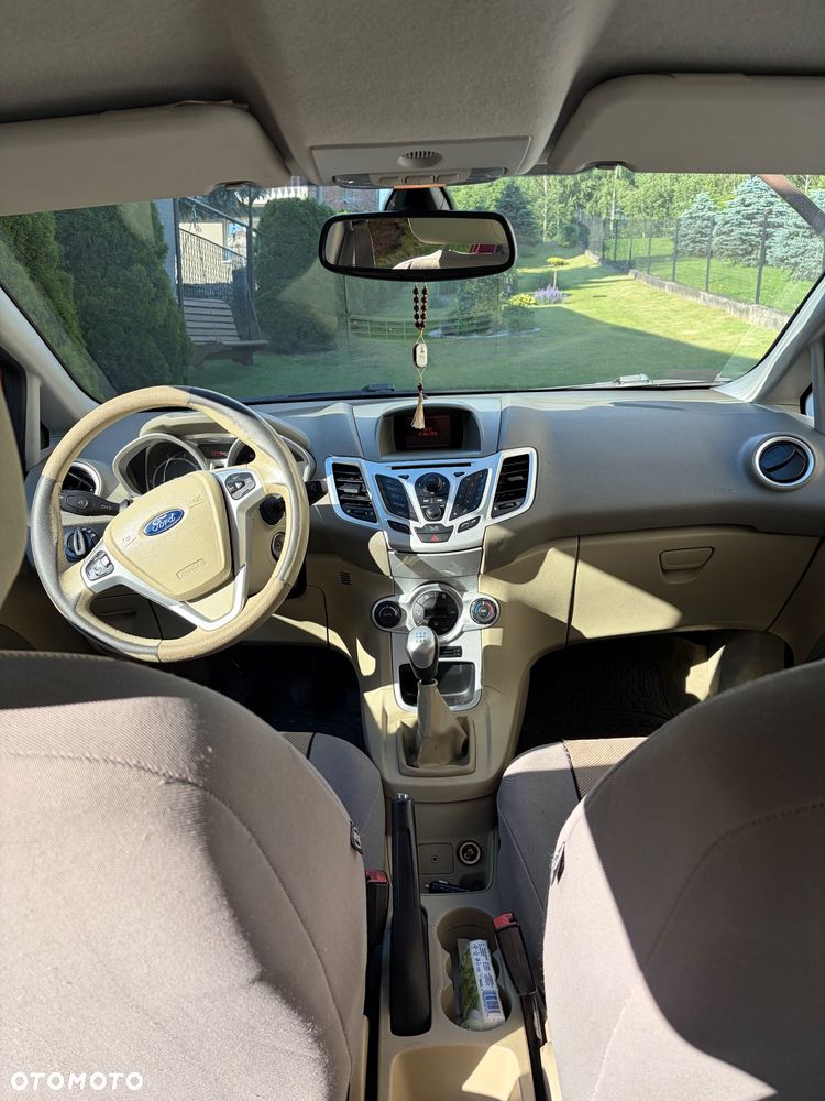 Ford Fiesta 1.25 Ghia - 8