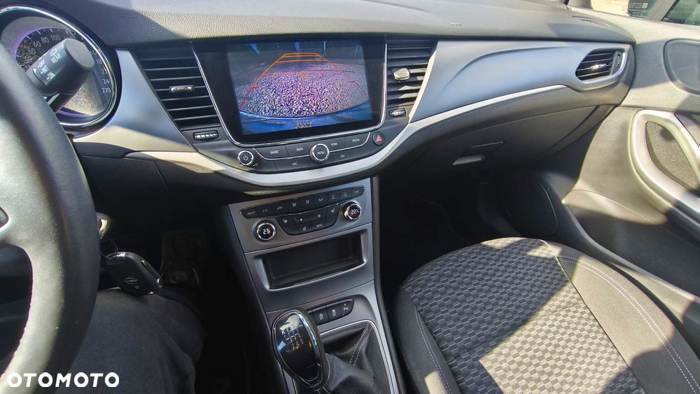 Opel Astra 1.4 Turbo 120 Jahre - 9