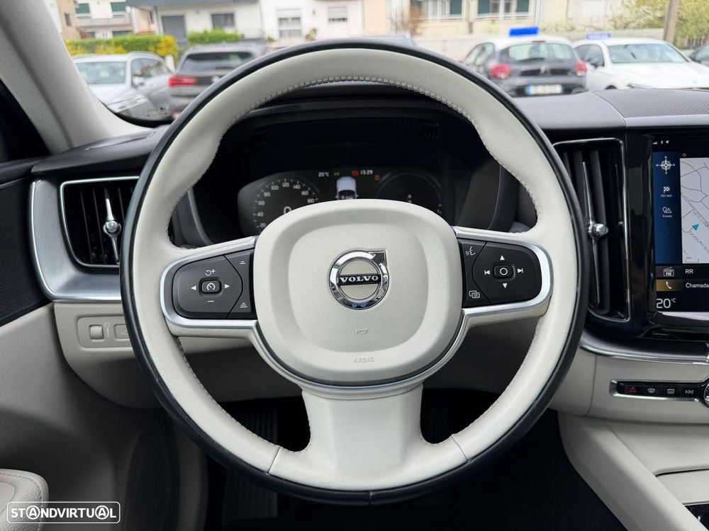 Volvo XC 60 2.0 T8 PHEV Inscription AWD - 22