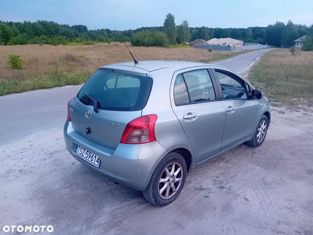 Toyota Yaris - 2