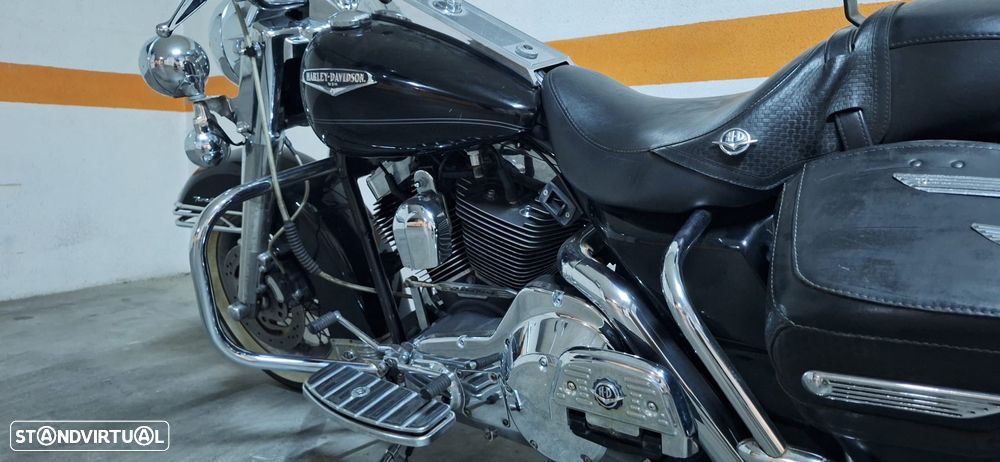 Harley-Davidson FLHRCI Road King Classic - 2