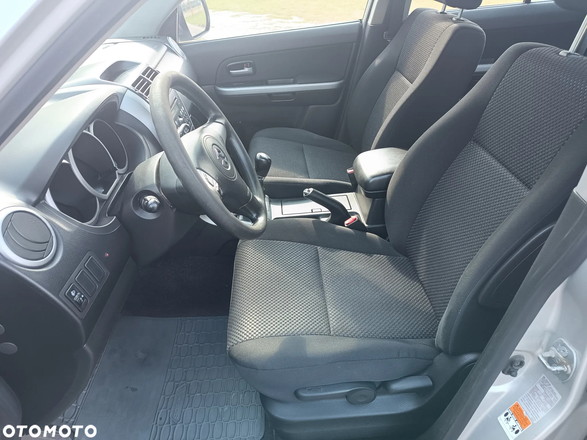 Suzuki Grand Vitara 2.0 - 17