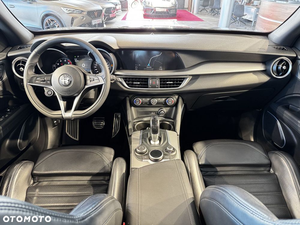 Alfa Romeo Stelvio - 19