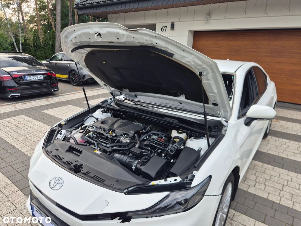 Toyota Camry - 23