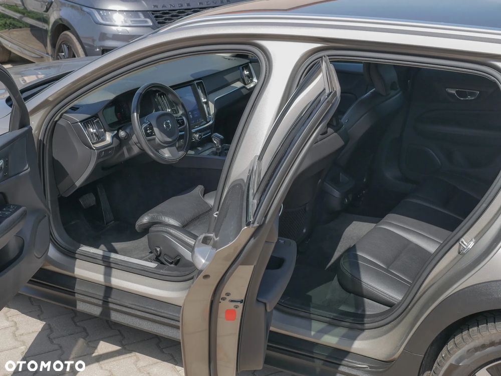 Volvo V60 Cross Country D4 AWD Geartronic Pro - 21
