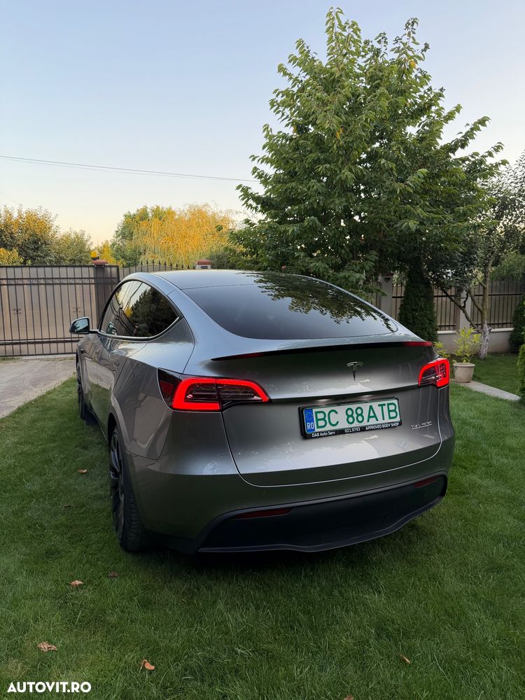 Tesla Model Y Performance Dual Motor AWD - 7