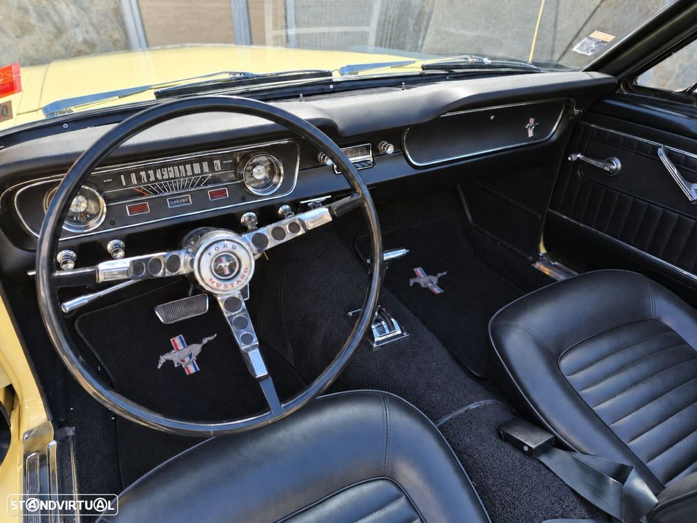 Ford Mustang - 34