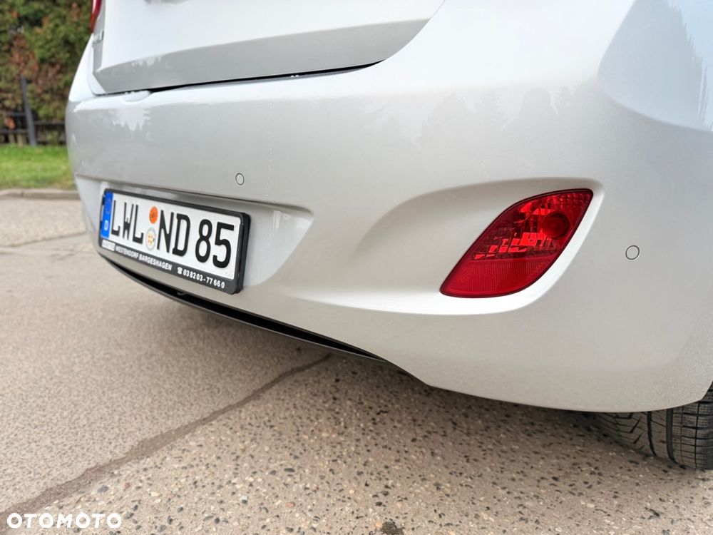 Hyundai i30 1.4 Comfort EU5 - 17