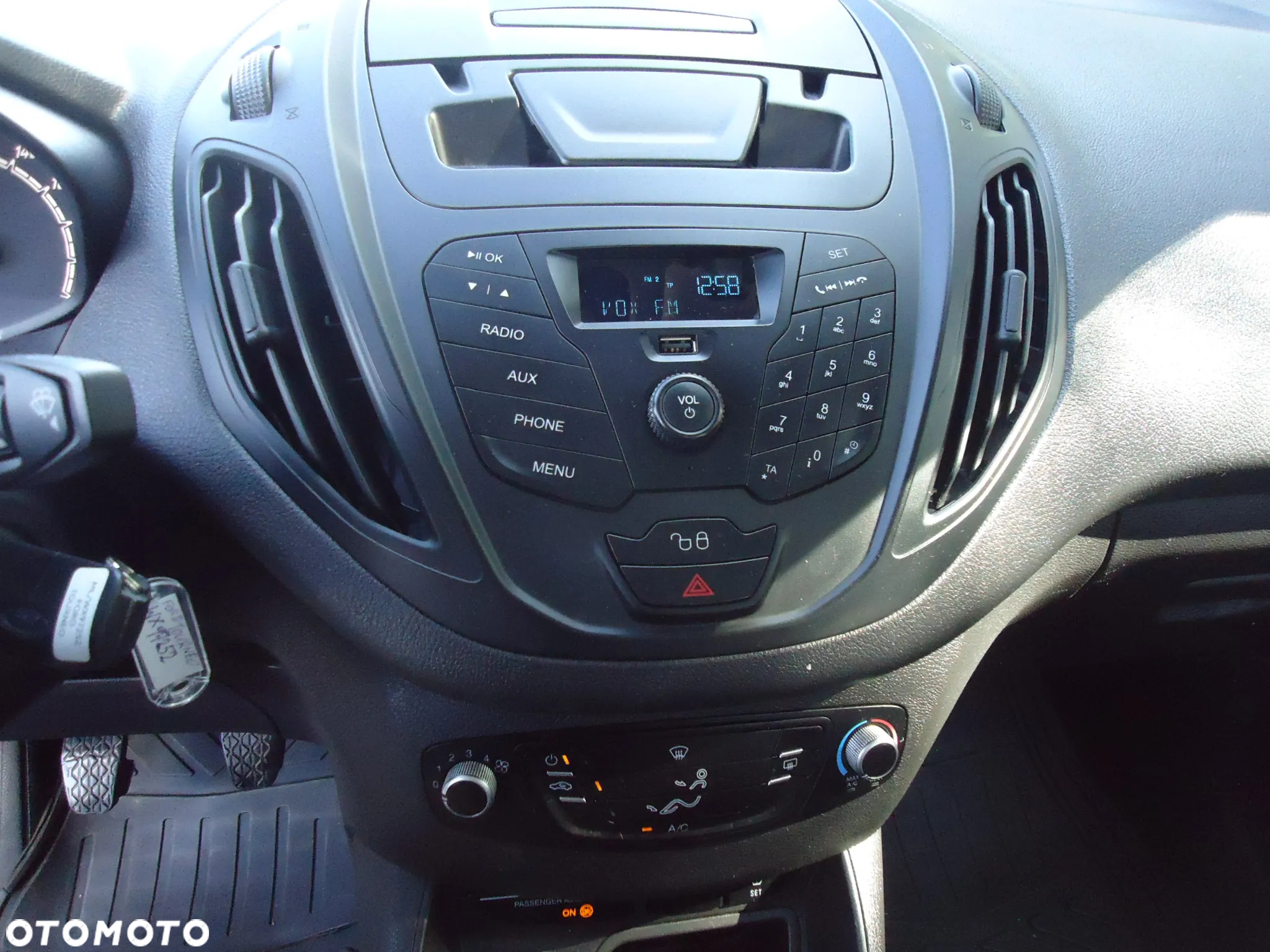 Ford Tourneo Courier 1.5 TDCi Trend - 8