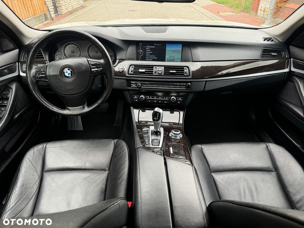 BMW Seria 5 535i xDrive - 16