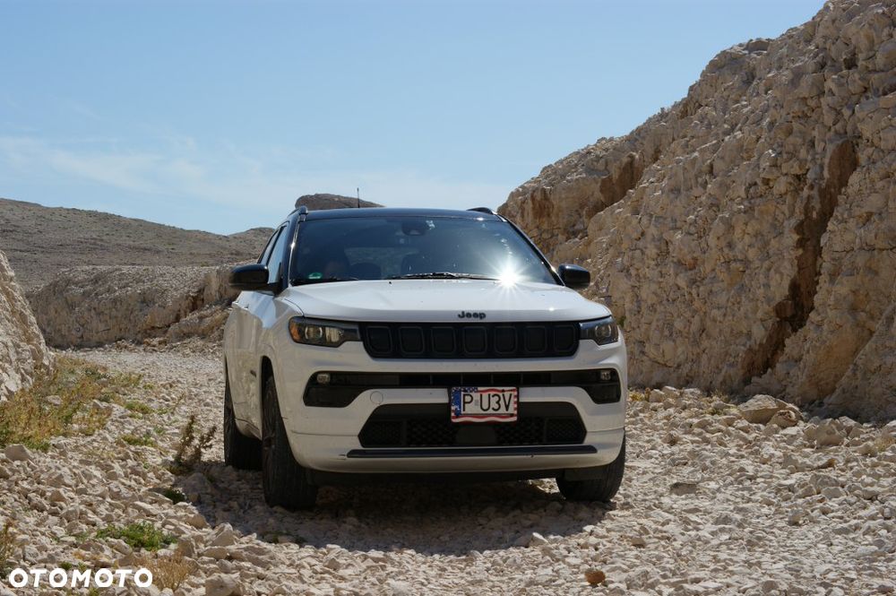 Jeep Compass - 26