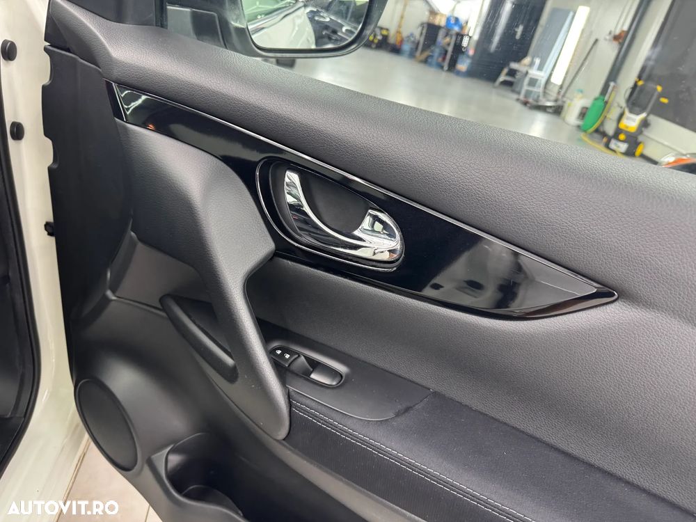 Nissan Qashqai 1.6 DCI Xtronic TEKNA - 27