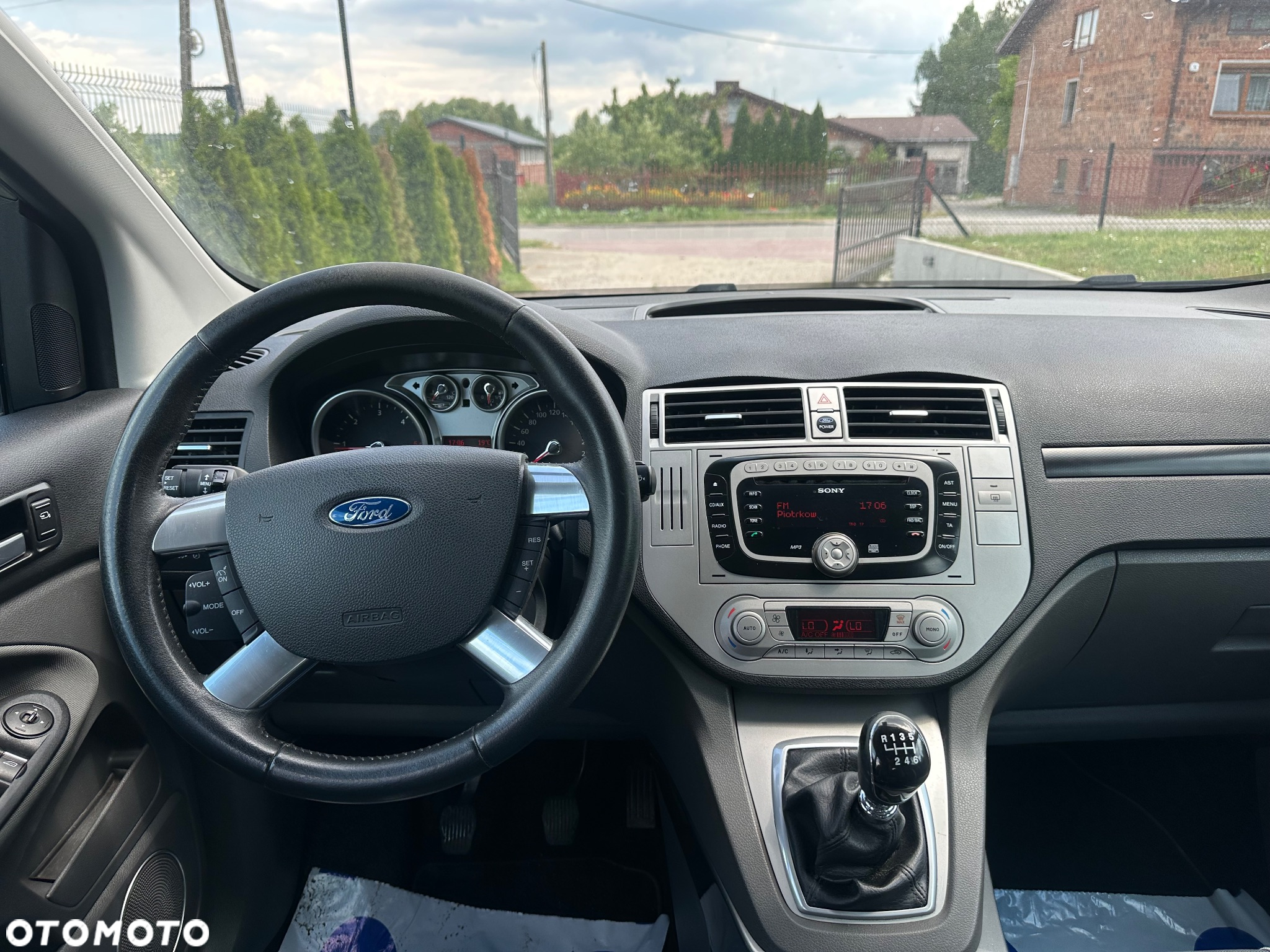 Ford Kuga 2.0 TDCi 2x4 Titanium - 12