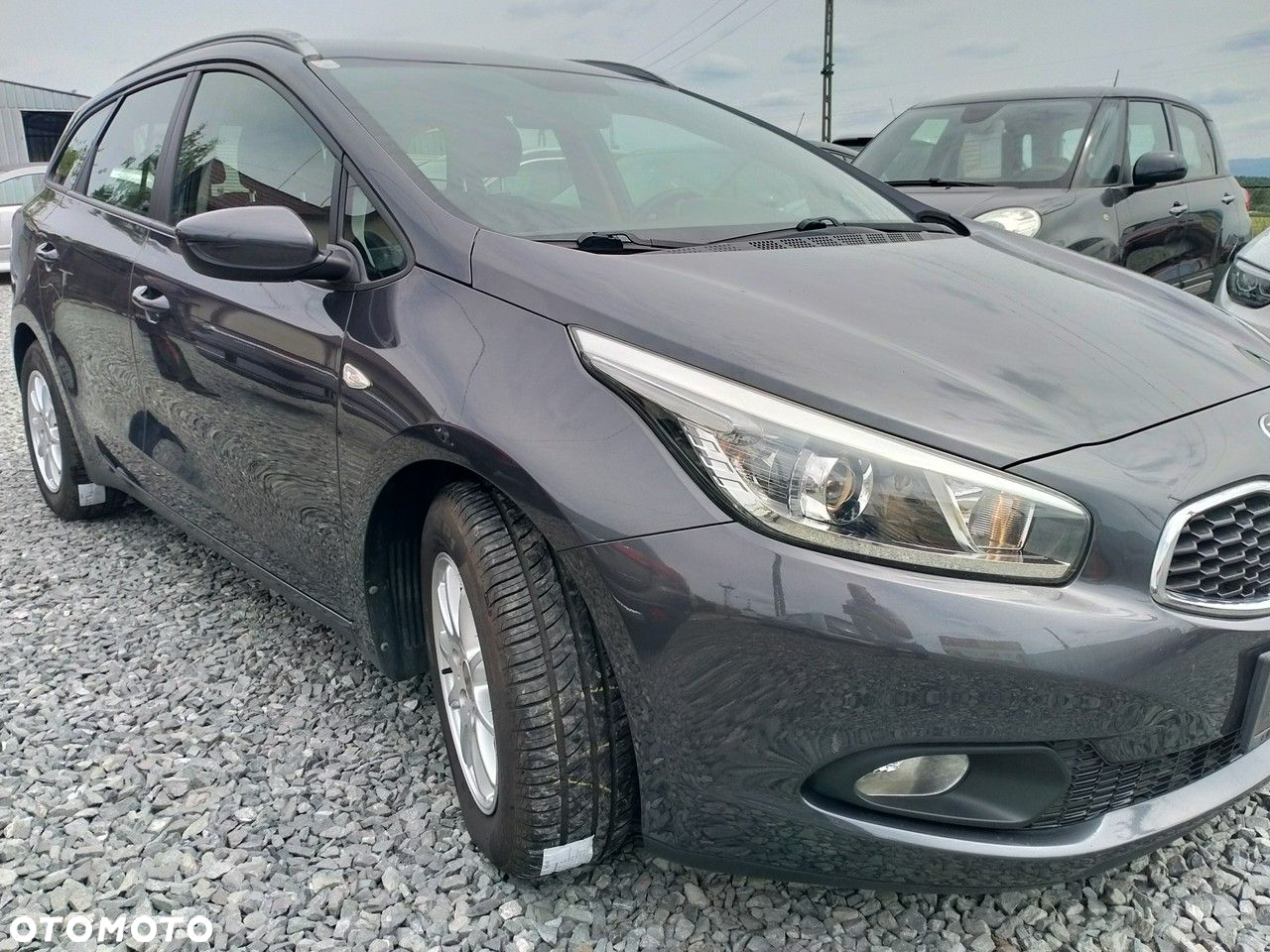 Kia Ceed - 8