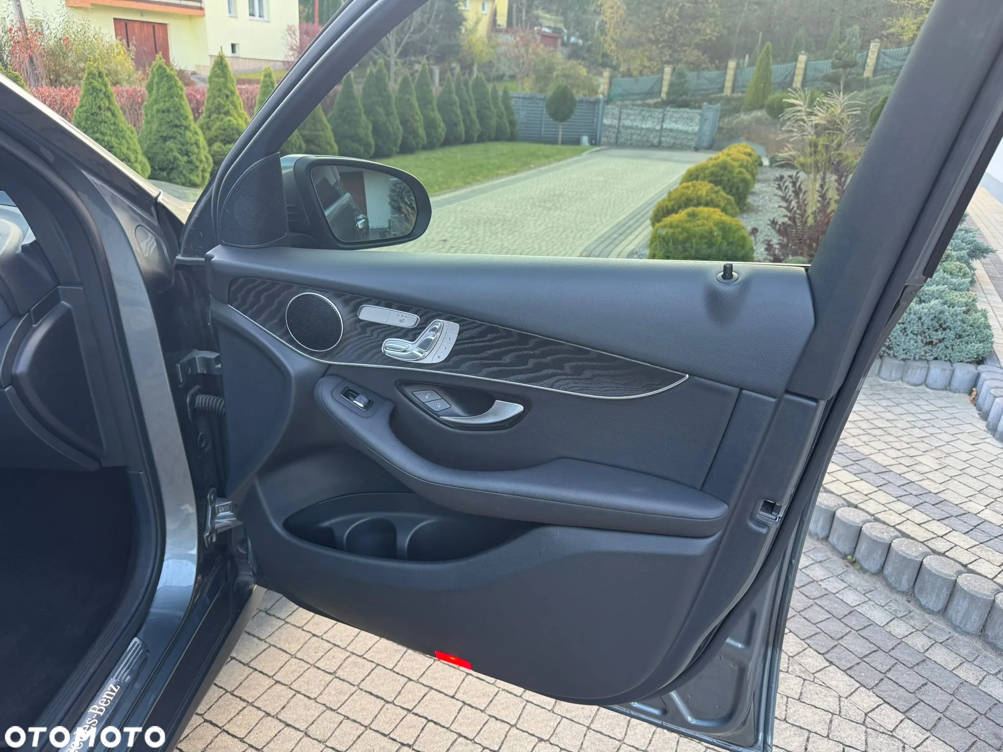 Mercedes-Benz GLC 300 Coupe 4Matic 9G-TRONIC - 14