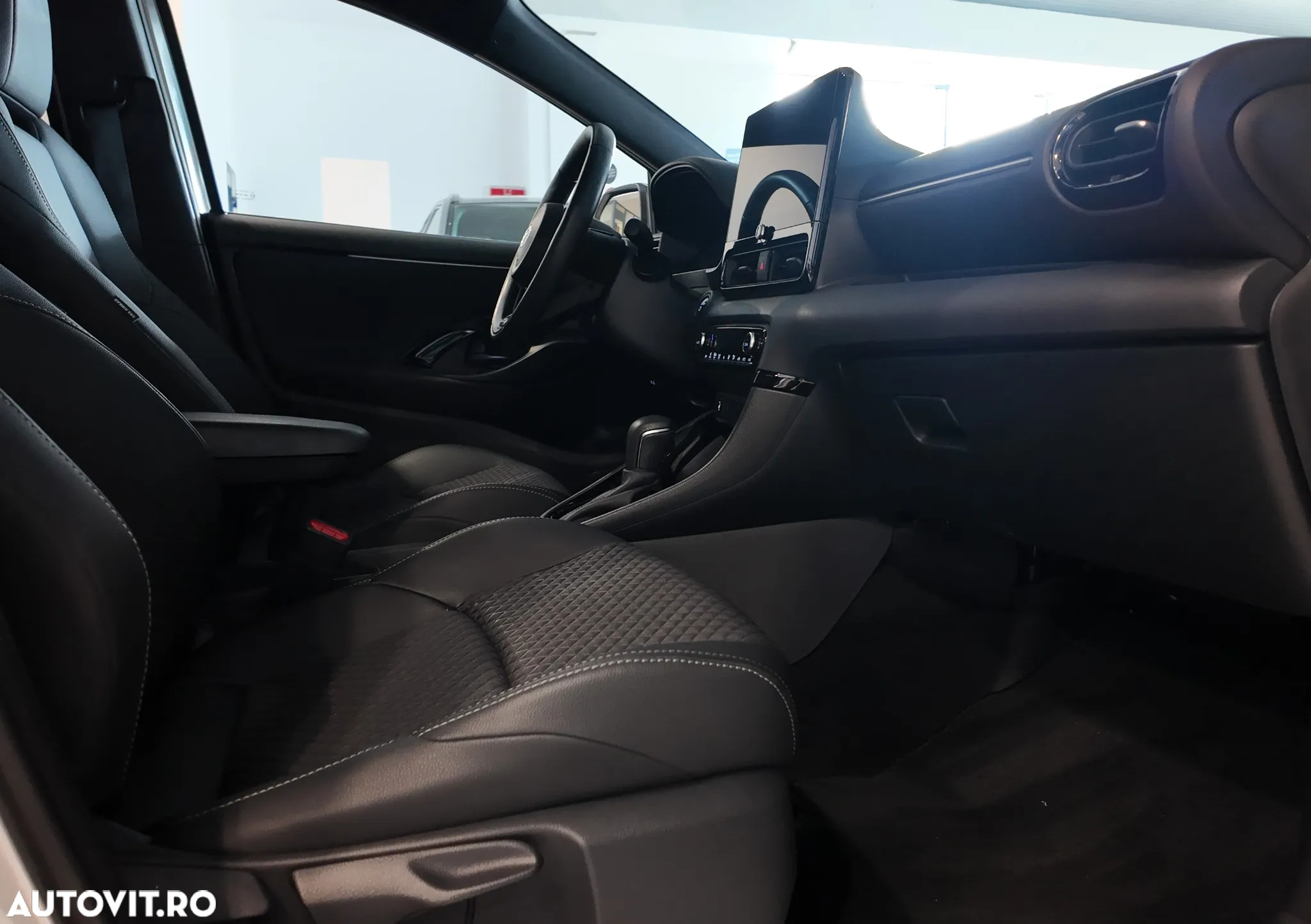 Toyota Yaris 1.5 130 CP HEV Exclusive - 11