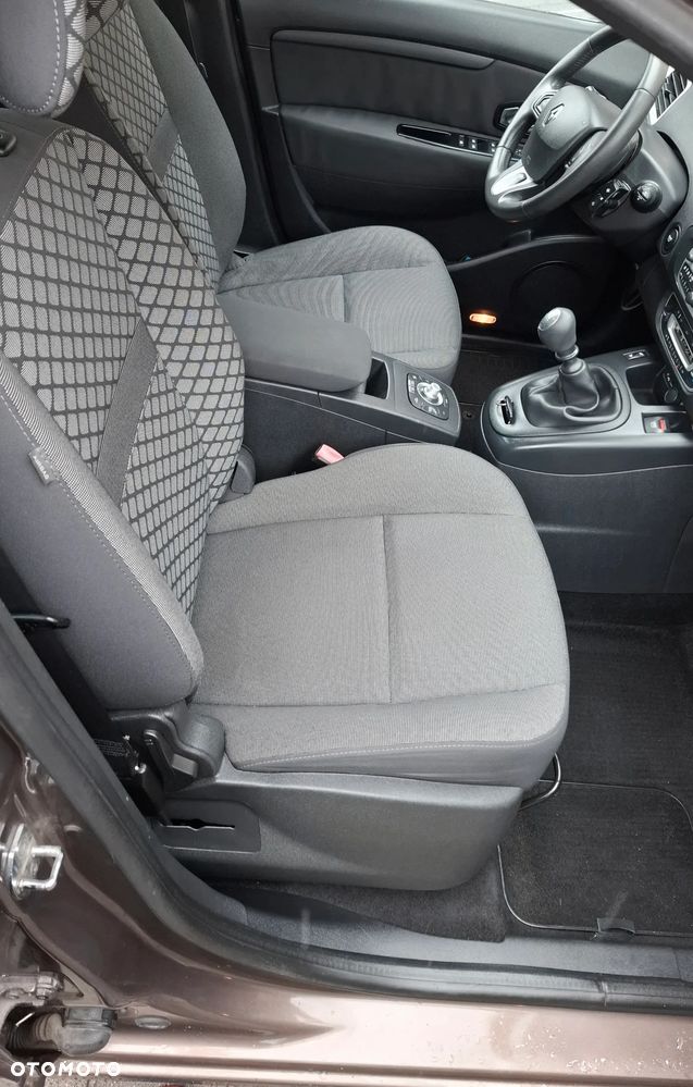 Renault Scenic dCi 110 LIMITED - 6