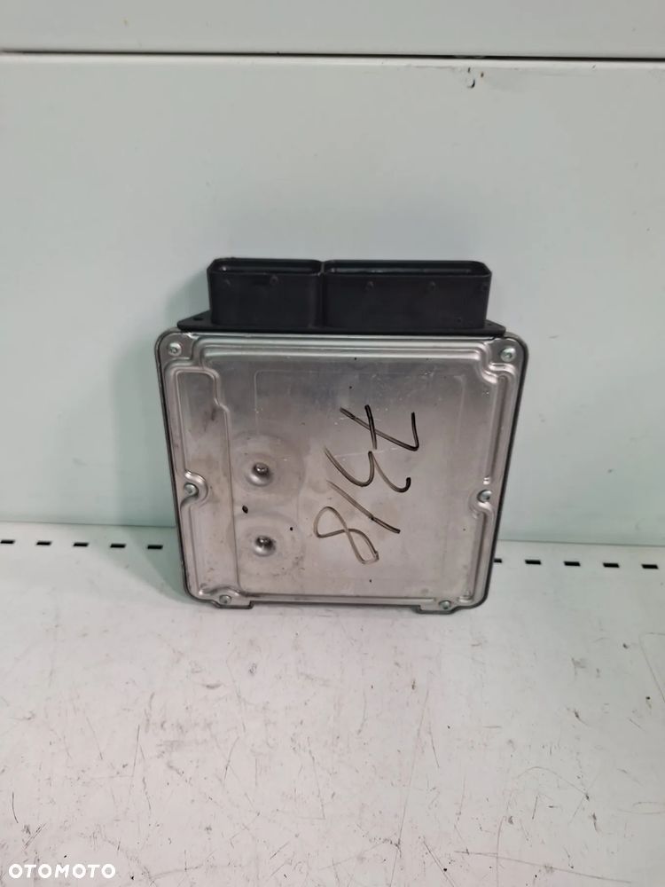 komputer sterownik silnika  ECU   VOLKSWAGEN  TOURAN  03G906016EH  /  0 281 011 786   (45/2)   (73/8) - 10