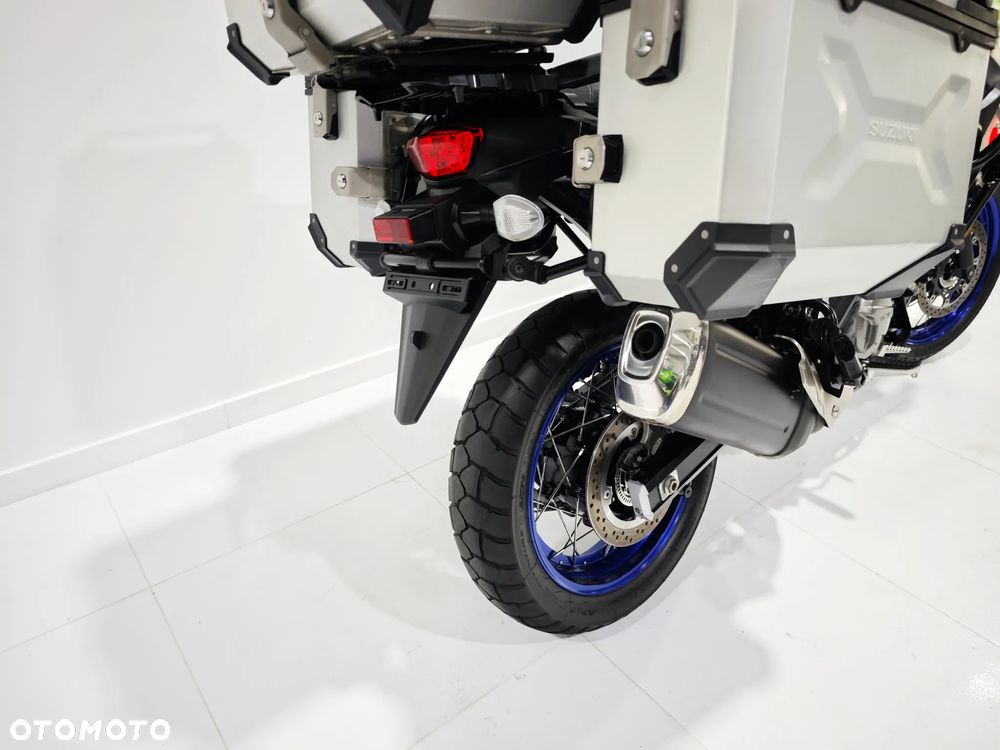 Suzuki V-STROM - 12