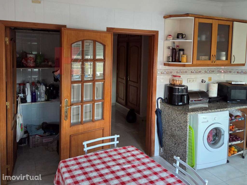 T2 com box e ótima localização na Amadora - Grande imagem: 2/30