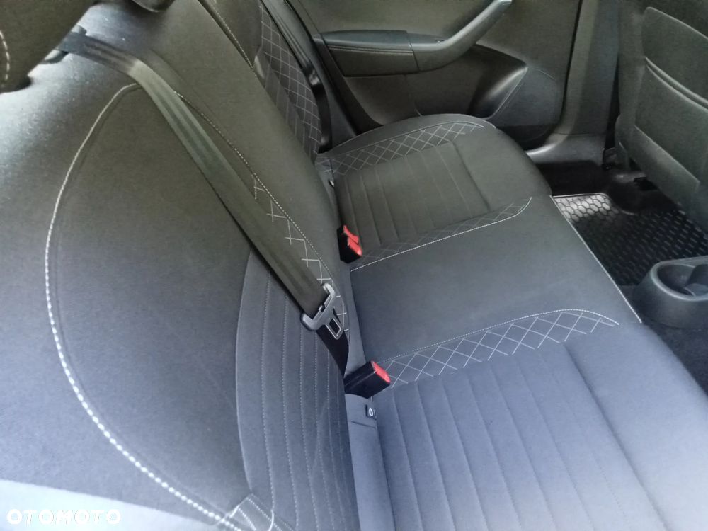 Skoda RAPID 1.2 TSI Ambition - 6