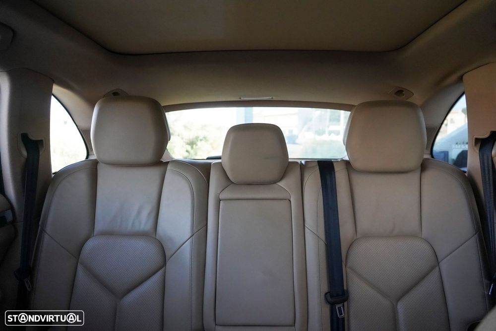 Porsche Cayenne - 33